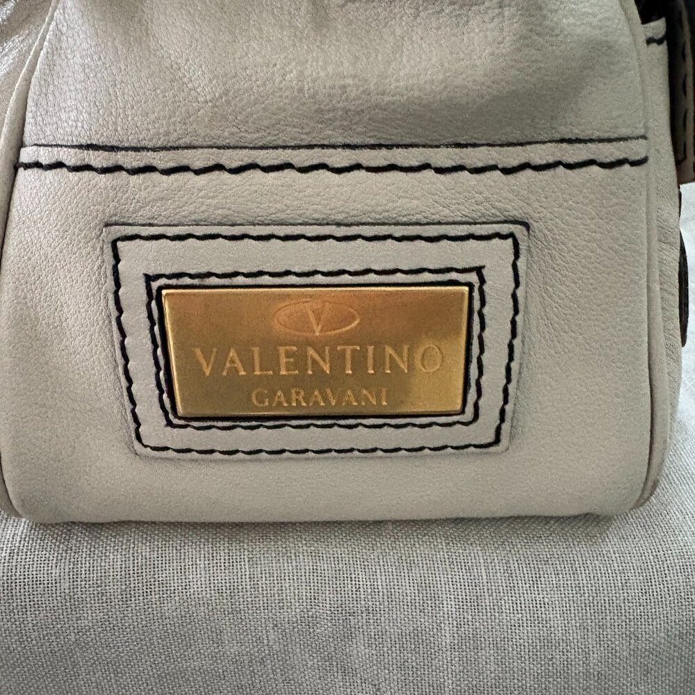 Authentic Valentino Garavani Shoulder Bag in Light Tan/Creme - Picture 7 of 16